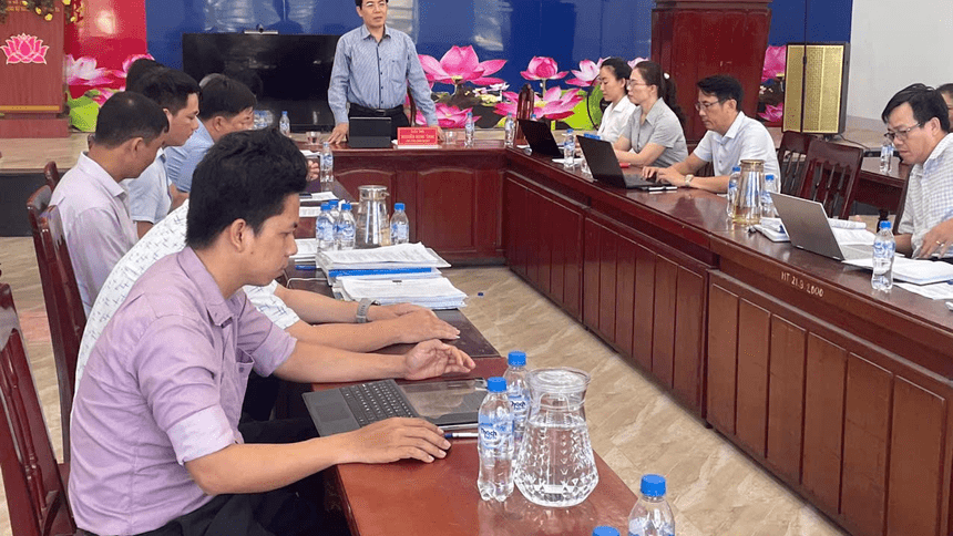 Các hộ dân nằm trong vùng Dự án đường ven biển Dung Quất- Sa Huỳnh ở xã Nghĩa Hòa đều thống nhất phương án bồi thường, bàn giao mặt bằng đúng tiến độ