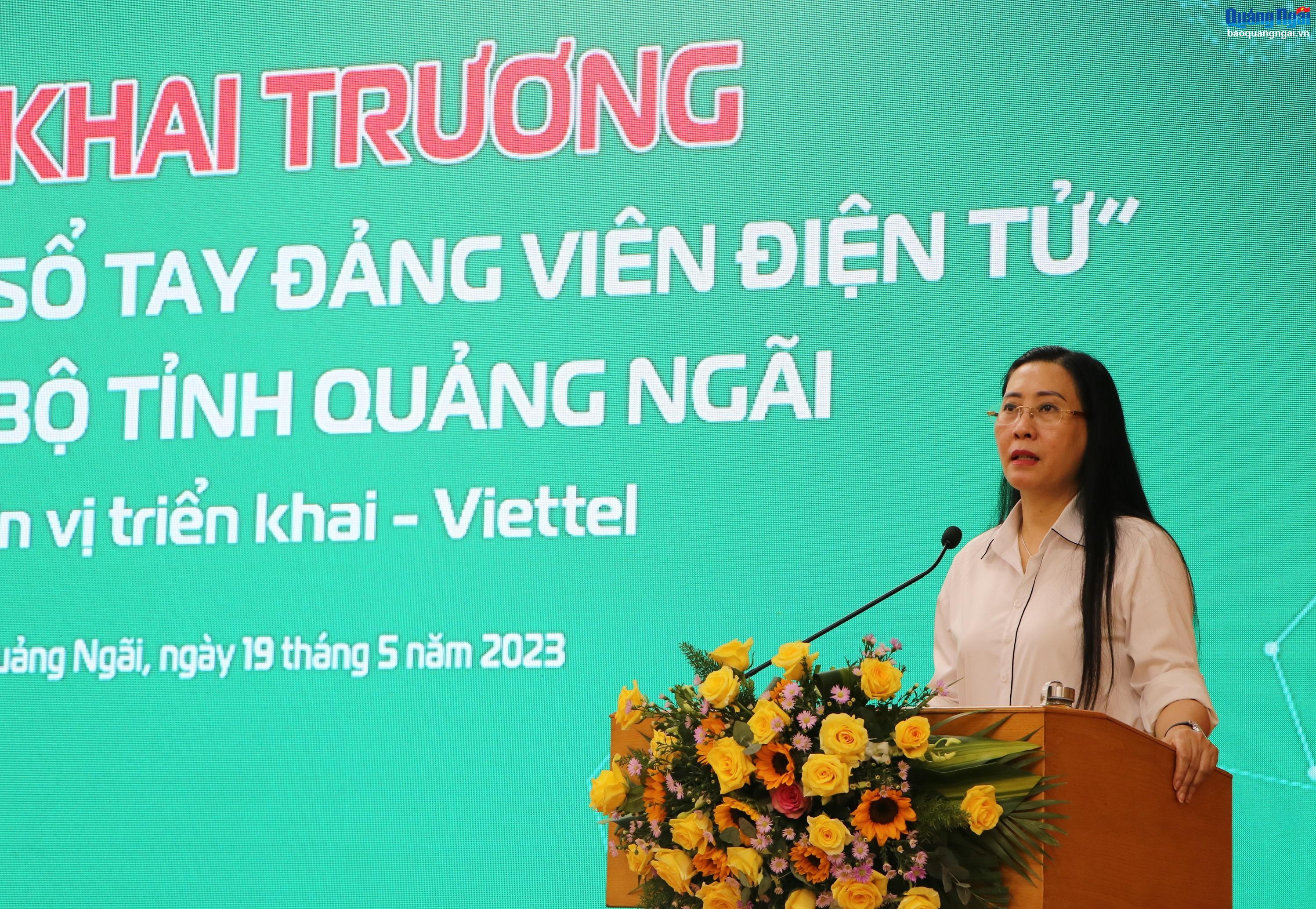 Ủy viên Trung ương Đảng, Bí thư Tỉnh ủy, Chủ tịch HĐND tỉnh Bùi Thị Quỳnh Vân phát biểu tại buổi lễ.