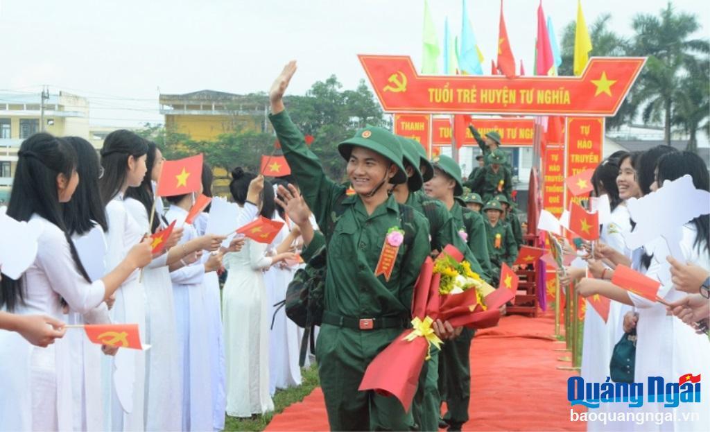 Huyện Tư Nghĩa có 276 thanh niên nhập ngũ, trong đó có 89 thanh niên có trình độ đại học và cao đẳng, 1 nữ thanh niên tình nguyện nhập ngũ.