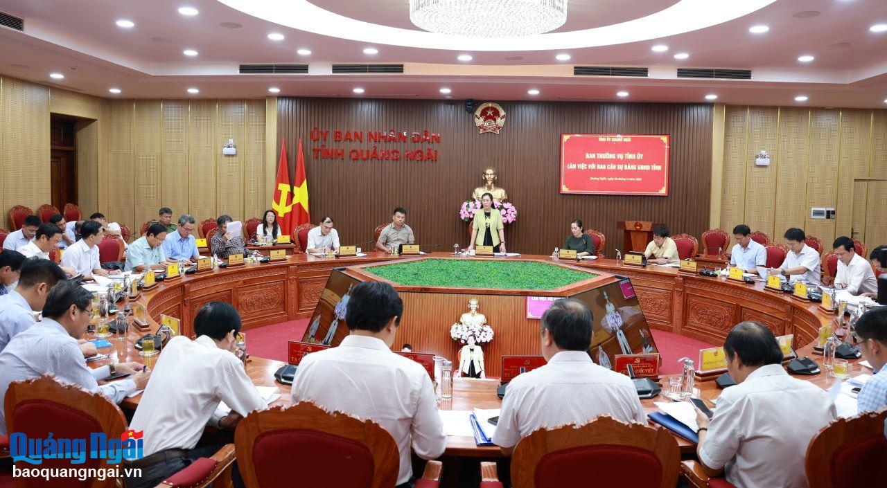 Quang cảnh buổi làm việc.